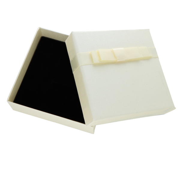 Krabice na šperky, obal na šperky, příslušenství, různé velikosti, krémová, 1 ks.